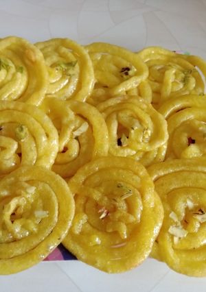 જલેબી (Jalebi Recipe in Gujarati) રેસીપી મુખ્ય ફોટો