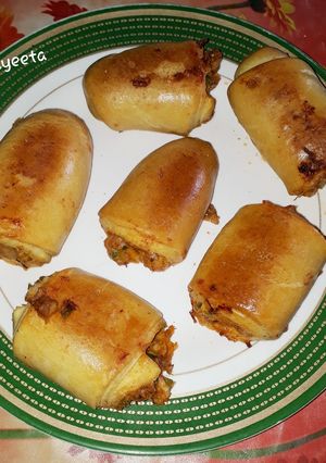A picture of Chicken Bread Roll.