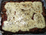 Pizza con base de hummus y carne picada