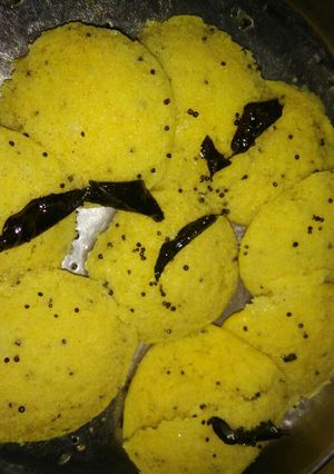 A picture of Mini dhokla (instant dhokla).