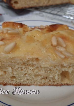 Una foto de COCA DE SAN JUAN CON CREMA PASTELERA DE CHOCOLATE BLANCO 😋👌