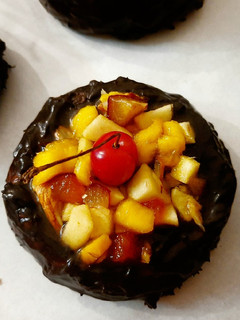 A picture of Choco Fruity Buns.