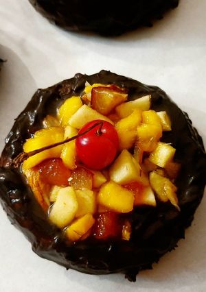 A picture of Choco Fruity Buns.