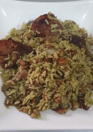 A picture of Greenish rice n beans.
