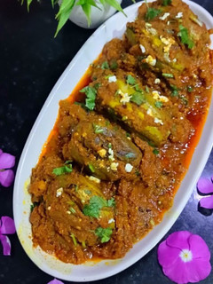 पनीर स्टफ्ड परवल की सब्जी रेसिपी मुख्य फोटो
