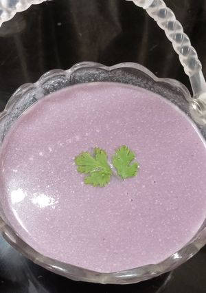 A picture of Red cabbage soup.