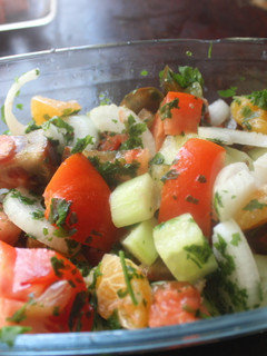 Una foto de Ensalada de mandarinas y pepino