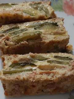 Una foto de Pastel de calabacín, judías verdes y atún