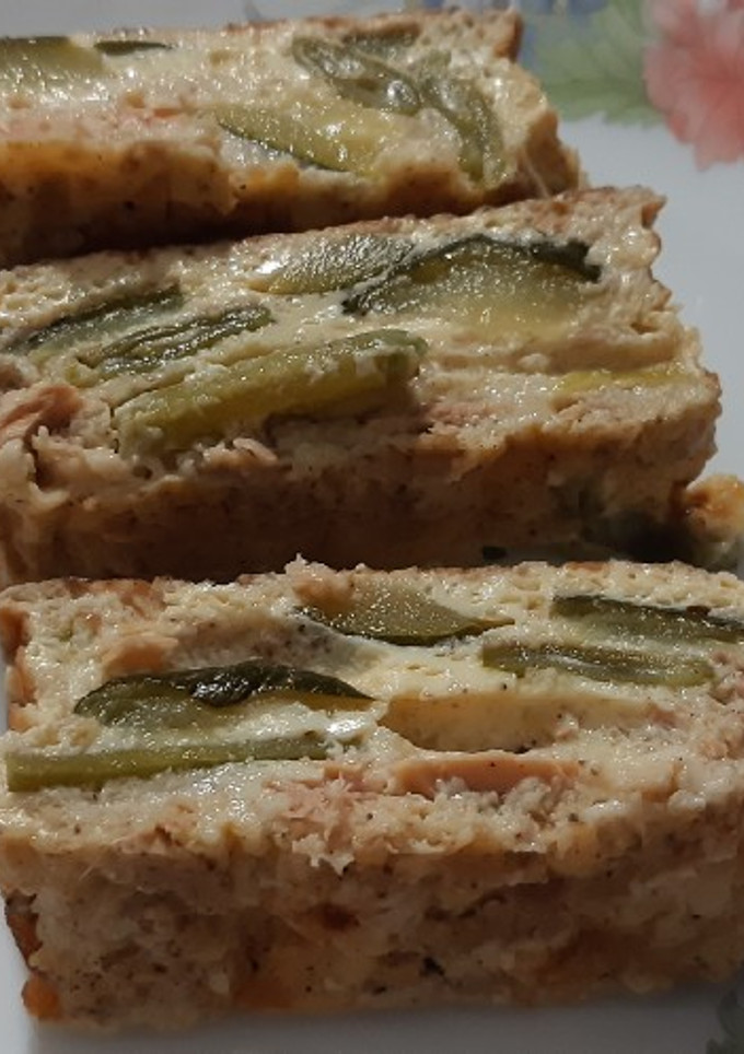 Una foto de Pastel de calabacín, judías verdes y atún
