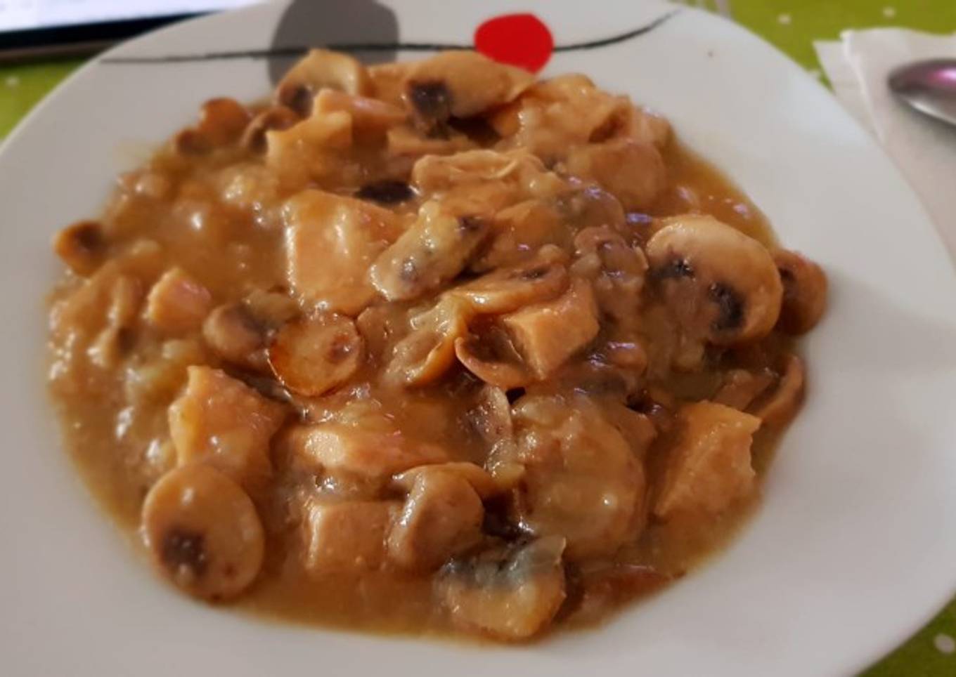 Pollo con champiñones a la cerveza negra