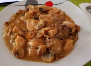 Foto principal de Pollo con champiñones a la cerveza negra