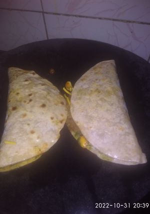 દાબેલી ટાકોઝ (Dabeli Tacos Recipe In Gujarati) રેસીપી મુખ્ય ફોટો