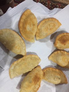 Una foto de Empanadas de queso y cebolla