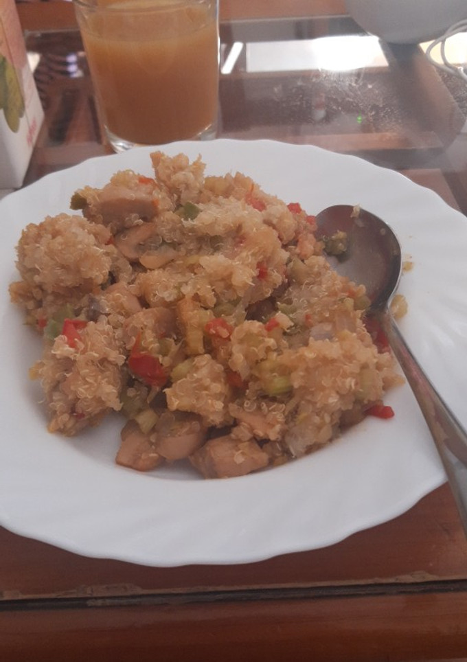 Una foto de Quinoa con salteado de fajitas