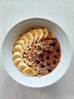 Foto resep Chocolate Banana Oatmeal Bowl | Oatmeal