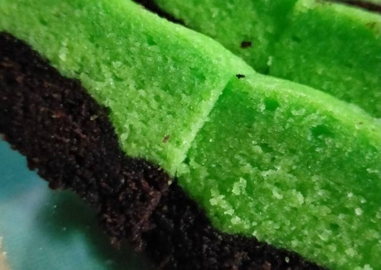 Cara Memasak Brownis kukus coklat pandan yang Renyah