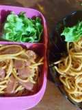 Spageti saus sambal ekstrak pedas untuk bekal sekolah