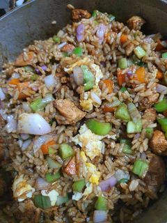 Una foto de Arroz chino con pollo