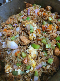 Una foto de Arroz chino con pollo