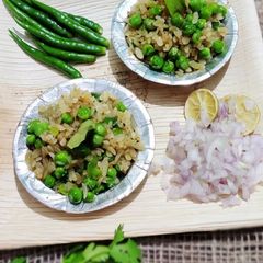 A picture of Matar Poha.