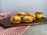 Una foto de arepas colombiana