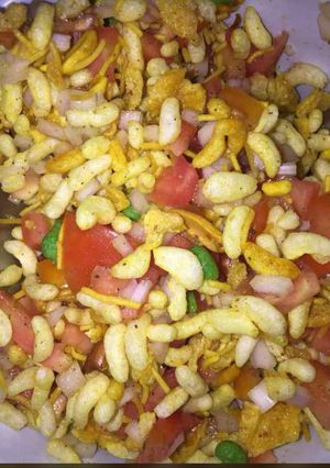 A picture of Bhel puri.
