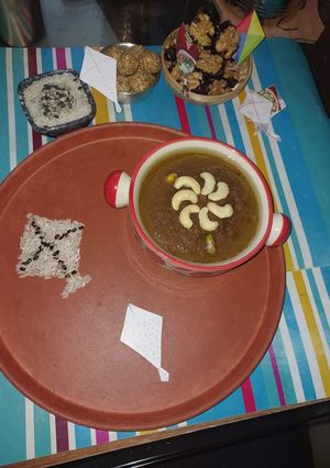 A picture of Jaggery-Rava Street style Halwa.