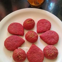 A picture of Beetroot Cookies (no eggs).