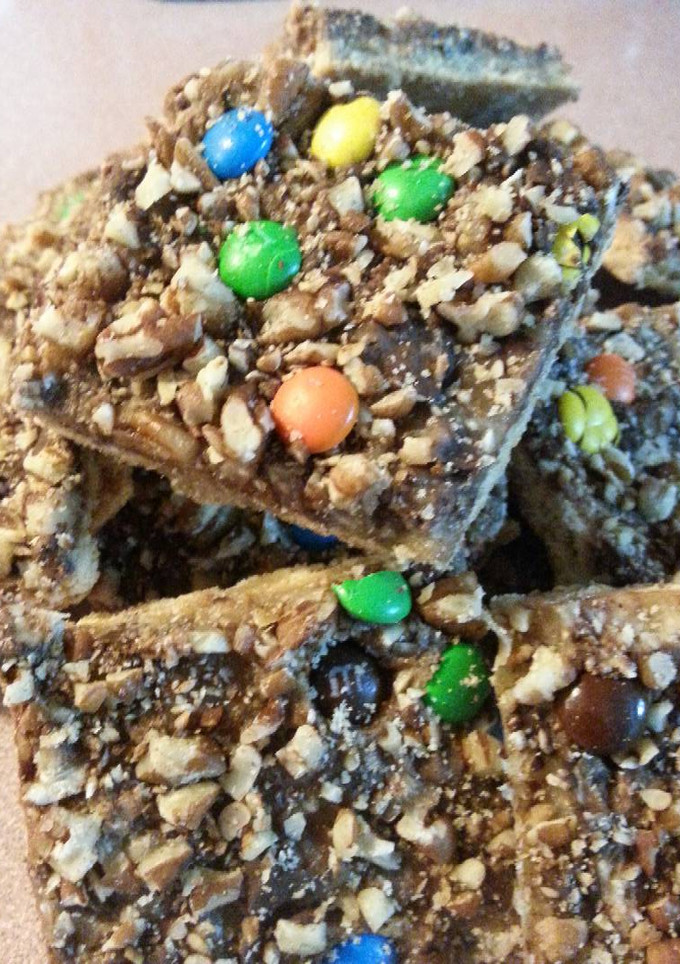 A picture of 5 -Ingredient Graham Cracker Toffee.