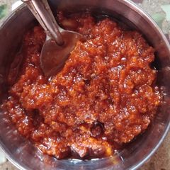 A picture of Garlic chutney.