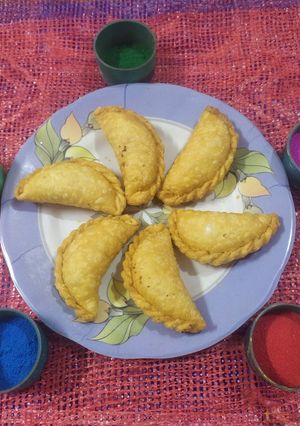 मावा गुजिया (mava gujhiya respi in Hindi) रेसिपी मुख्य फोटो