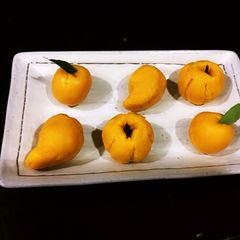 Mango Sondesh(fruit shaped) A picture of Mango Sondesh(fruit shaped).