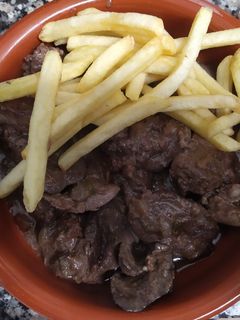 Una foto de Higaditos de pollo guisados