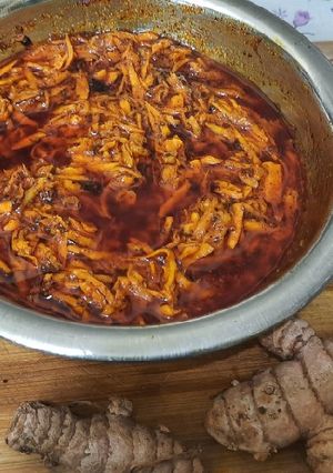 A picture of Raw turmeric ginger pickle.