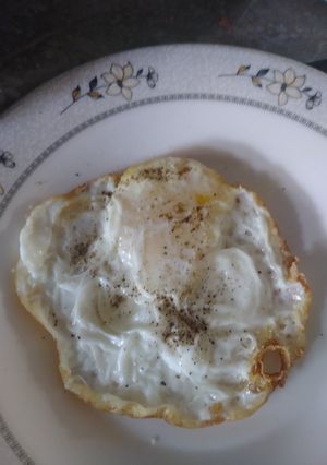 A picture of Half fry egg.