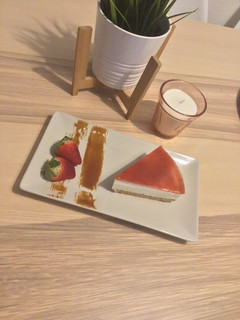 Una foto de Tarta de queso 🍓🍰(sin horno)