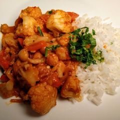 A picture of Vegetarian Indian Curry with Garam Masala, Cauliflower and Chick Peas.