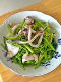 Mực Xào Chao Rau Muống