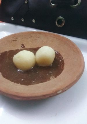 A picture of Rasgullas.