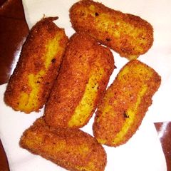 A picture of Potatoe croquettes.