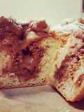 Brioche con streusel e pralinato alle mandorle