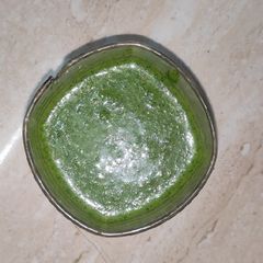 A picture of Green chutney.
