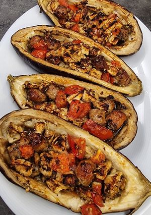 Une photo de °Aubergines farcies aux chipolatas°