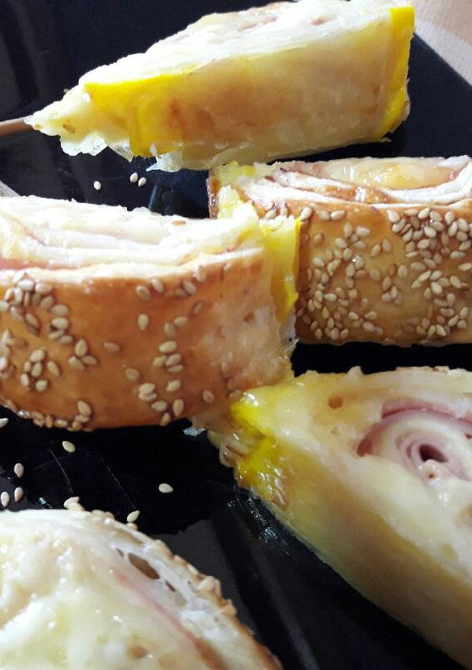 Una foto de Piruletas de york y queso