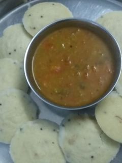 इडली (Idli recipe in hindi) रेसिपी मुख्य फोटो