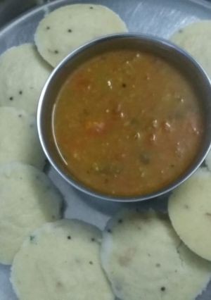 इडली (Idli recipe in hindi) रेसिपी मुख्य फोटो