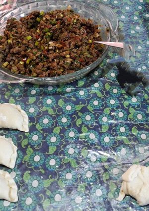 Una foto de Empanadas caseras cortadas a cuchillo