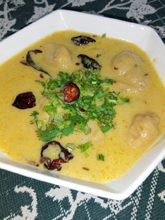 A picture of Boondi Karhi.