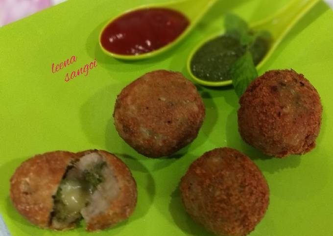 How to Prepare Quick Raw banana stuffed cheesy bombs