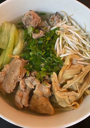 Hình của món Bún măng mọc.